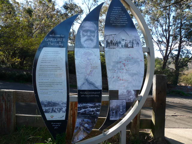 Sign at entrance to the Gully, Katoomba, where Darug and Gundungurra people lived